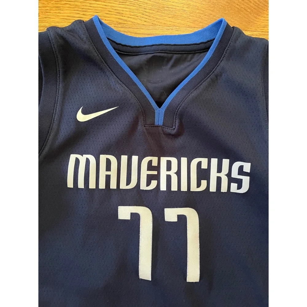 Nike Kids Dallas Mavericks Luka Doncic 77 Swingman Jersey Navy Blue Size L
